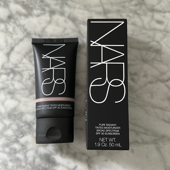 NARS Pure Radiant Tinted Moisturizer spf 30 in Havana - Picture 1 of 5